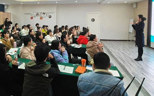 【培训回顾】“专业赋能，服务致胜”艺培机构标准化接待礼仪培训圆满成功！
